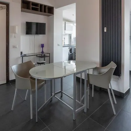 Homehouse Candia - Vatican Attic *